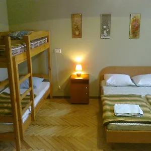 yaroslav-hostel.hotels-of-kiev.com/